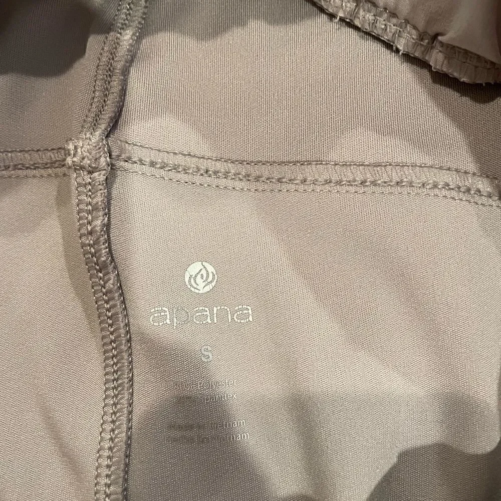 Apana shorts size S